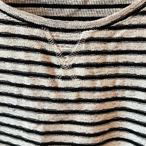 Lands’ End Women’s Black and White Striped Sweatshirt (NWOT) - Picture 5 of 7